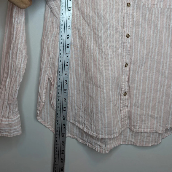 Universal Thread Pink Strip Button Down Collared Blouse Shirt Woman M - Stain - Picture 8 of 9